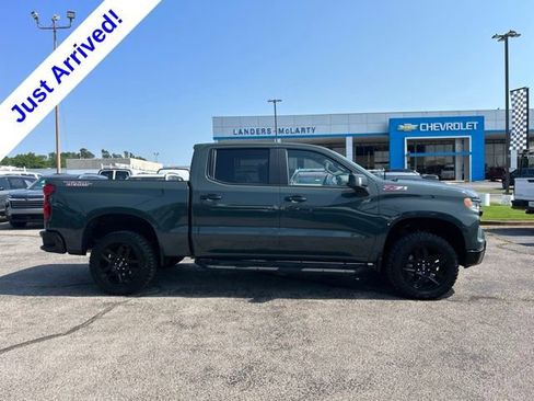 Used 2025 Chevrolet Silverado 1500 LT Trail Boss w/ LT Trail Boss Premium Package AWD/4WD image 2