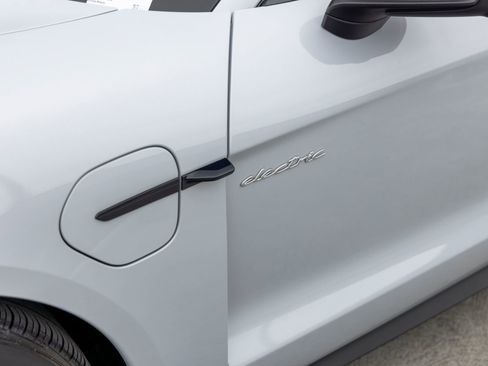 Certified 2025 Porsche Taycan RWD image 18