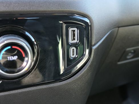 Used 2024 Chevrolet Silverado 2500 LT image 21