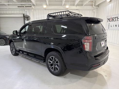 Used 2023 Chevrolet Suburban Z71 w/ Luxury Package image 3