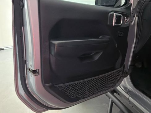 Used 2019 Jeep Wrangler Unlimited Sport S image 17