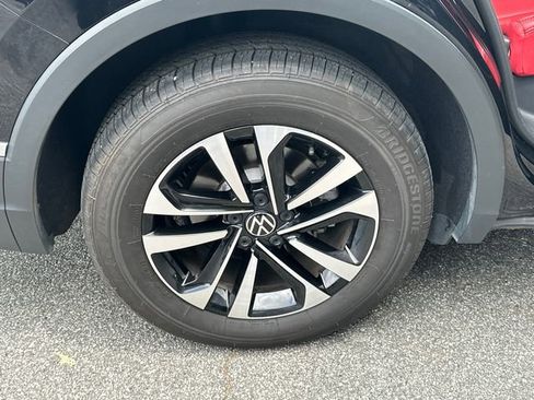 Certified 2024 Volkswagen Tiguan S FWD image 17