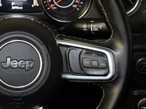 Used 2020 Jeep Gladiator Overland image 17