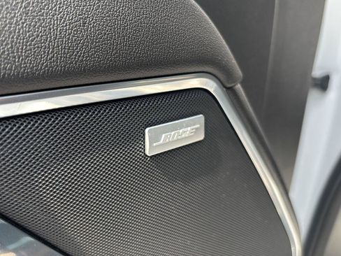 Used 2022 GMC Sierra 1500 SLT w/ SLT Convenience Package AWD/4WD image 18