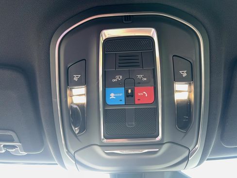Used 2025 Jeep Grand Cherokee L Laredo RWD image 20