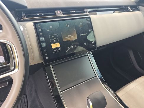 Used 2025 Land Rover Range Rover Velar Dynamic SE AWD/4WD image 14