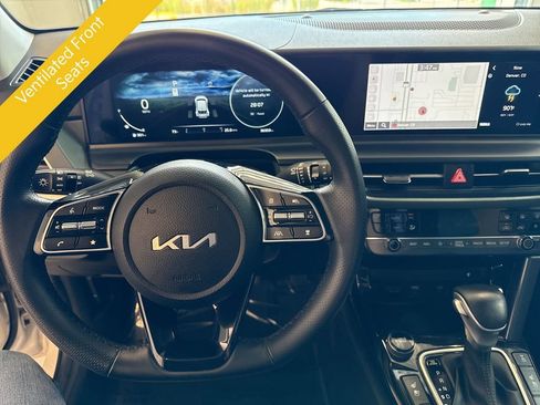 Used 2024 Kia Seltos SX w/ SX Sunroof Package AWD/4WD image 23
