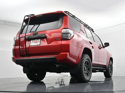 Used 2023 Toyota 4Runner TRD Off-Road Premium w/ Moonroof Package AWD/4WD image 36