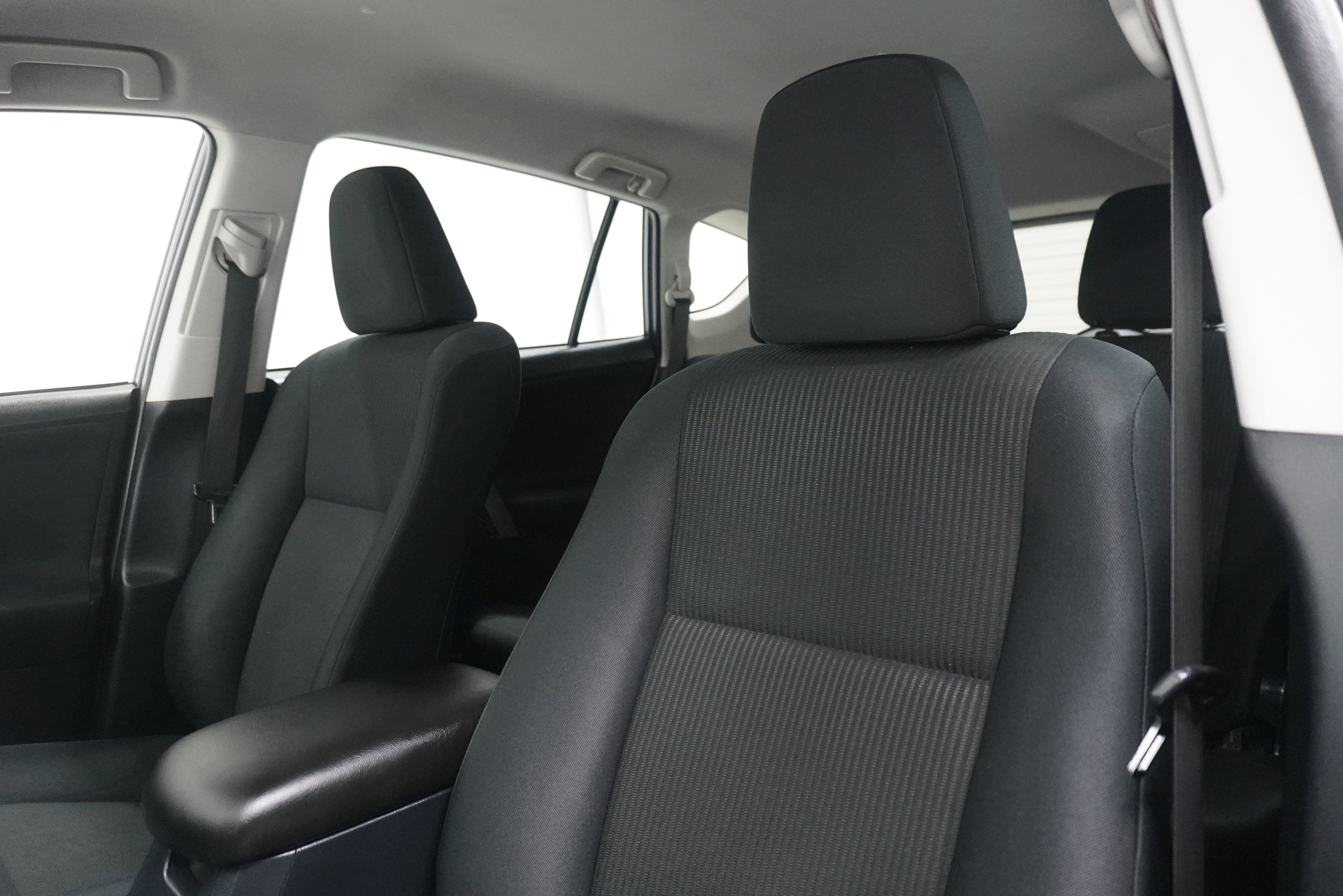 Used 2017 Toyota RAV4 LE FWD image 11