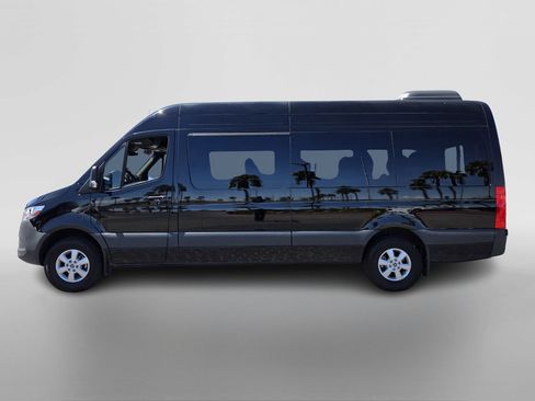 Used 2024 Mercedes-Benz Sprinter 2500 image 2