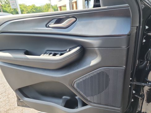 New 2025 Jeep Grand Cherokee L Altitude image 16