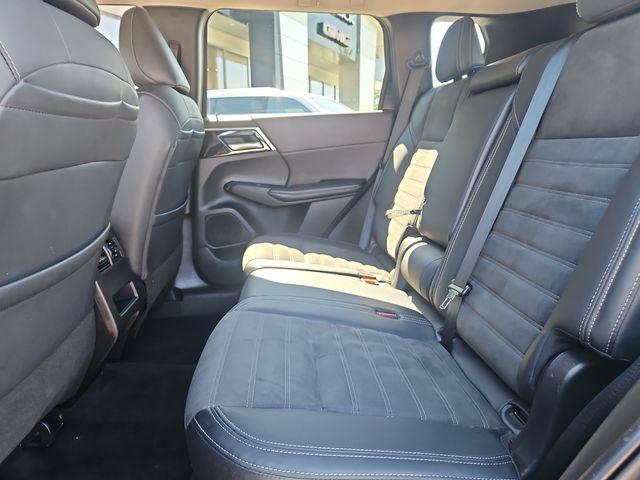 Used 2024 Mitsubishi Outlander SE Black Edition AWD/4WD image 11