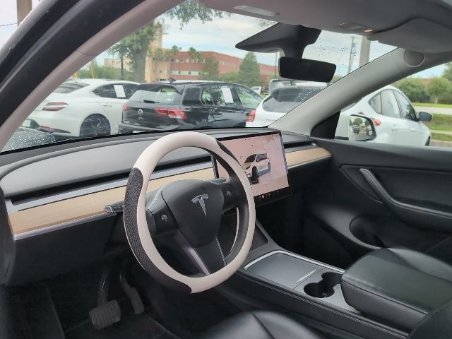 Used 2022 Tesla Model Y Long Range AWD/4WD image 8