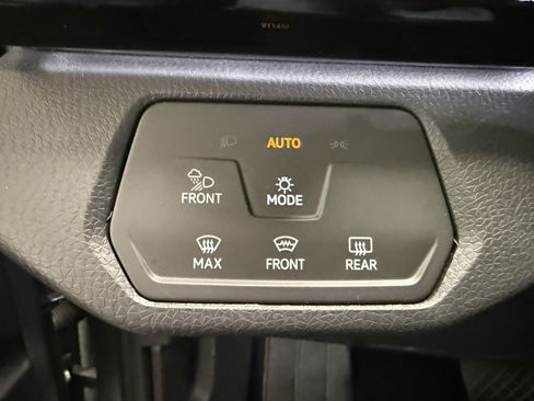 Certified 2025 Volkswagen ID.4 Pro S AWD/4WD image 14