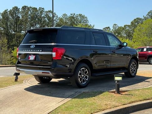 Used 2024 Ford Expedition Max XLT image 7