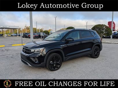 Certified 2023 Volkswagen Taos SE w/ Panoramic Sunroof Package