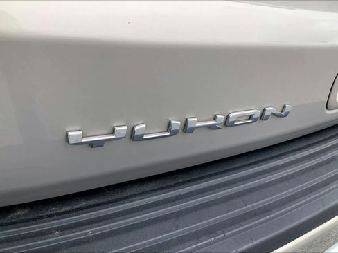 Used 2024 GMC Yukon Denali w/ Advanced Technology Package image 30