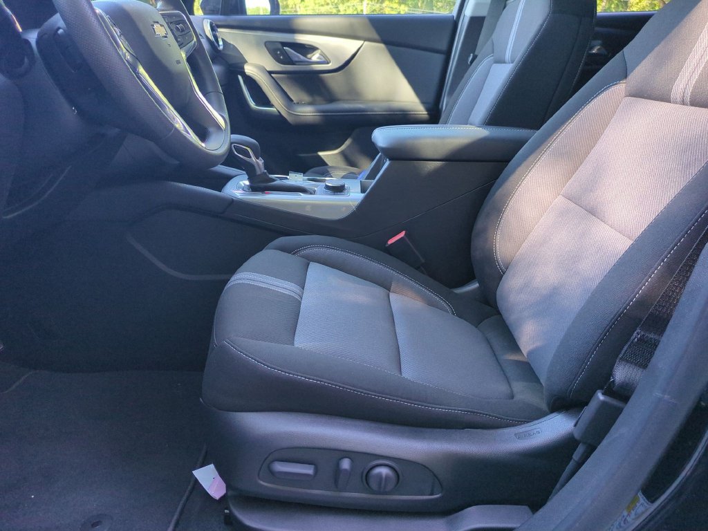 New 2026 Chevrolet Blazer LT w/ Midnight/Sport Edition FWD image 15