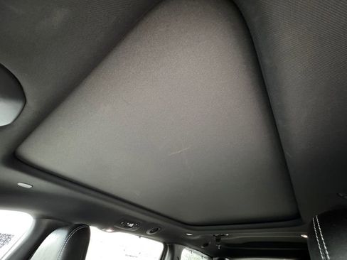 Used 2020 Chrysler Pacifica Limited w/ Advanced Safetytec Group FWD image 30