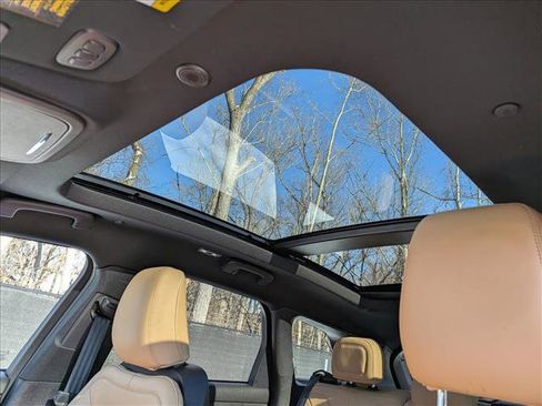 Certified 2022 Lincoln Corsair Reserve w/ Equipment Group 201A image 29