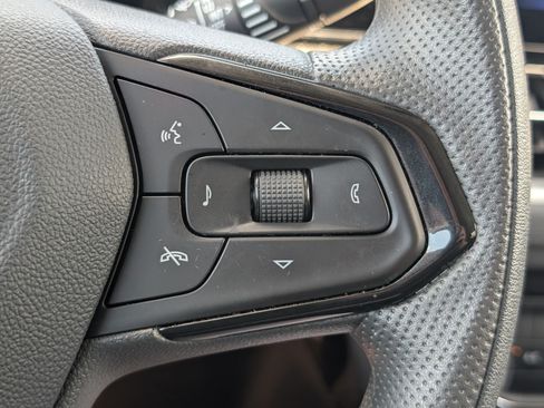 Used 2025 Chevrolet TrailBlazer LT AWD/4WD image 23