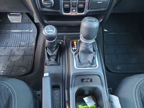 Used 2021 Jeep Wrangler Unlimited Sport image 25