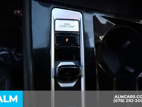 Used 2025 Volkswagen Atlas SE image 33