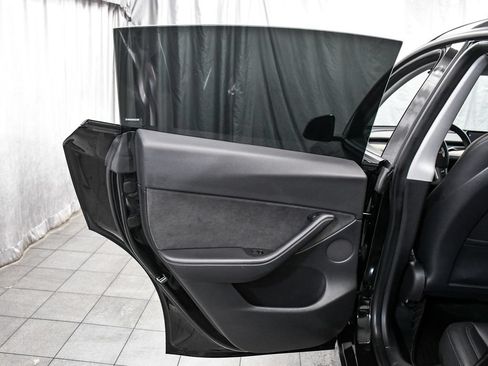 Used 2021 Tesla Model Y Long Range AWD/4WD image 13