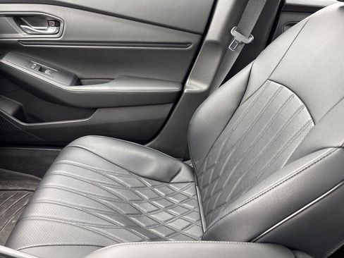 Used 2025 Honda Accord Sport image 19