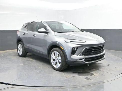 Used 2025 Buick Encore GX Preferred AWD/4WD image 4