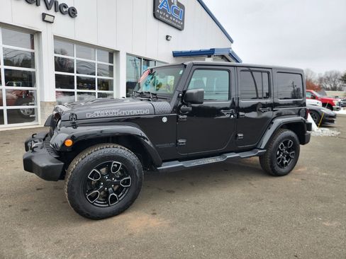 Used 2017 Jeep Wrangler Unlimited Sahara image 6