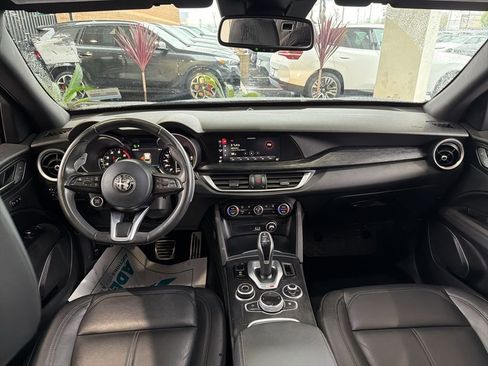 Used 2023 Alfa Romeo Stelvio Sprint image 13