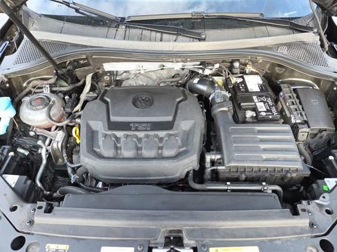 Used 2024 Volkswagen Tiguan SE w/ Panoramic Sunroof Package image 29