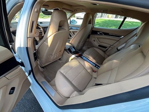 Used 2015 Porsche Panamera S RWD image 27
