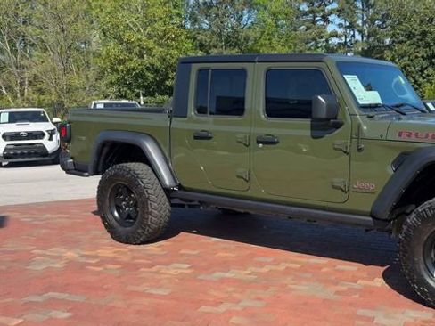 Used 2023 Jeep Gladiator Rubicon w/ Cold Weather Group AWD/4WD image 4