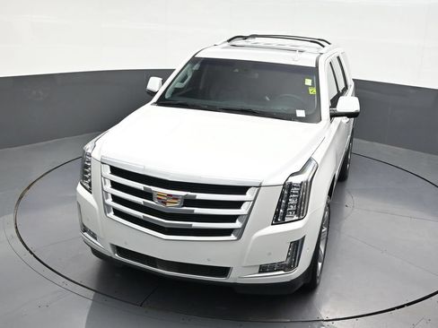 Used 2019 Cadillac Escalade Premium Luxury RWD image 23