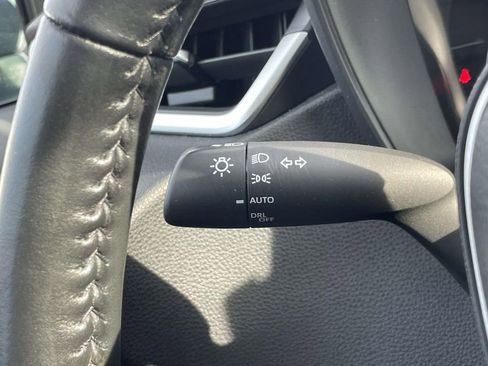 Used 2020 Toyota Corolla SE image 19