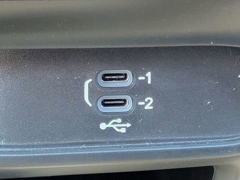 New 2026 Chrysler Pacifica Select image 8