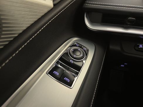 Used 2023 Chevrolet Corvette Stingray Preferred Cpe w/ 2LT image 30