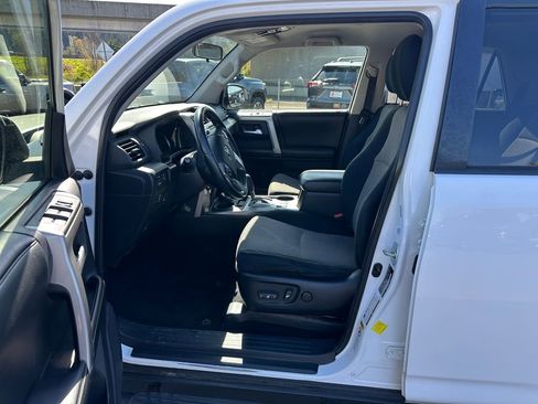 Used 2015 Toyota 4Runner SR5 image 12