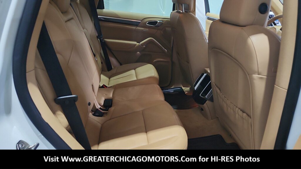 Used 2014 Porsche Cayenne Platinum Edition AWD/4WD image 40