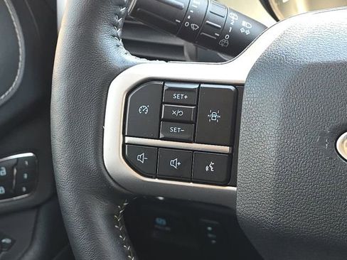 Used 2024 Ford Expedition XLT image 43