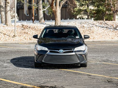 Used 2017 Toyota Camry XLE w/ Moonroof Package image 2