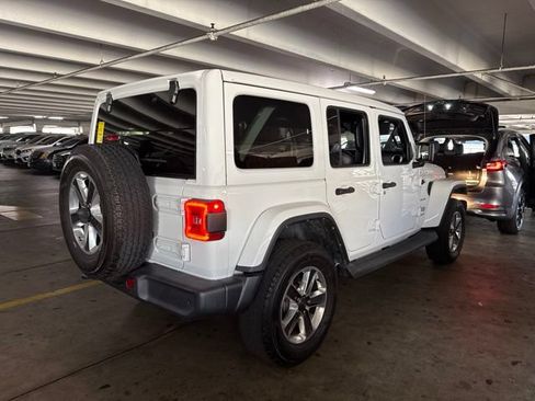 Used 2022 Jeep Wrangler Unlimited Sahara w/ Cold Weather Group AWD/4WD image 4