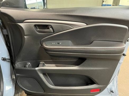 Used 2023 Honda Passport TrailSport image 11