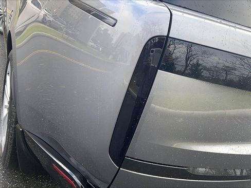 New 2025 Land Rover Range Rover Long Wheelbase SE image 14