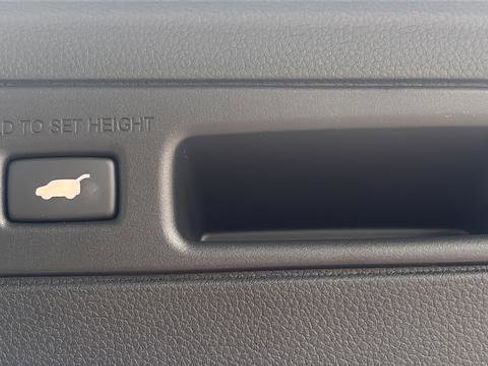 Used 2025 Honda Pilot EX-L image 32