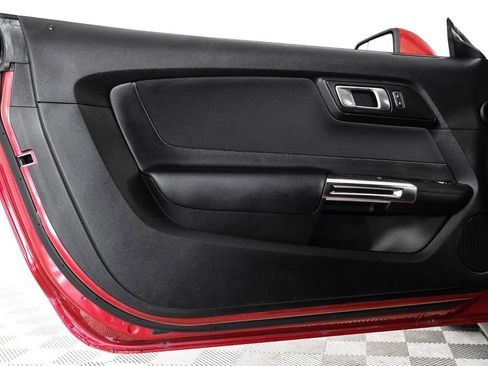 Used 2020 Ford Mustang GT w/ Ford Safe & Smart Package RWD image 40