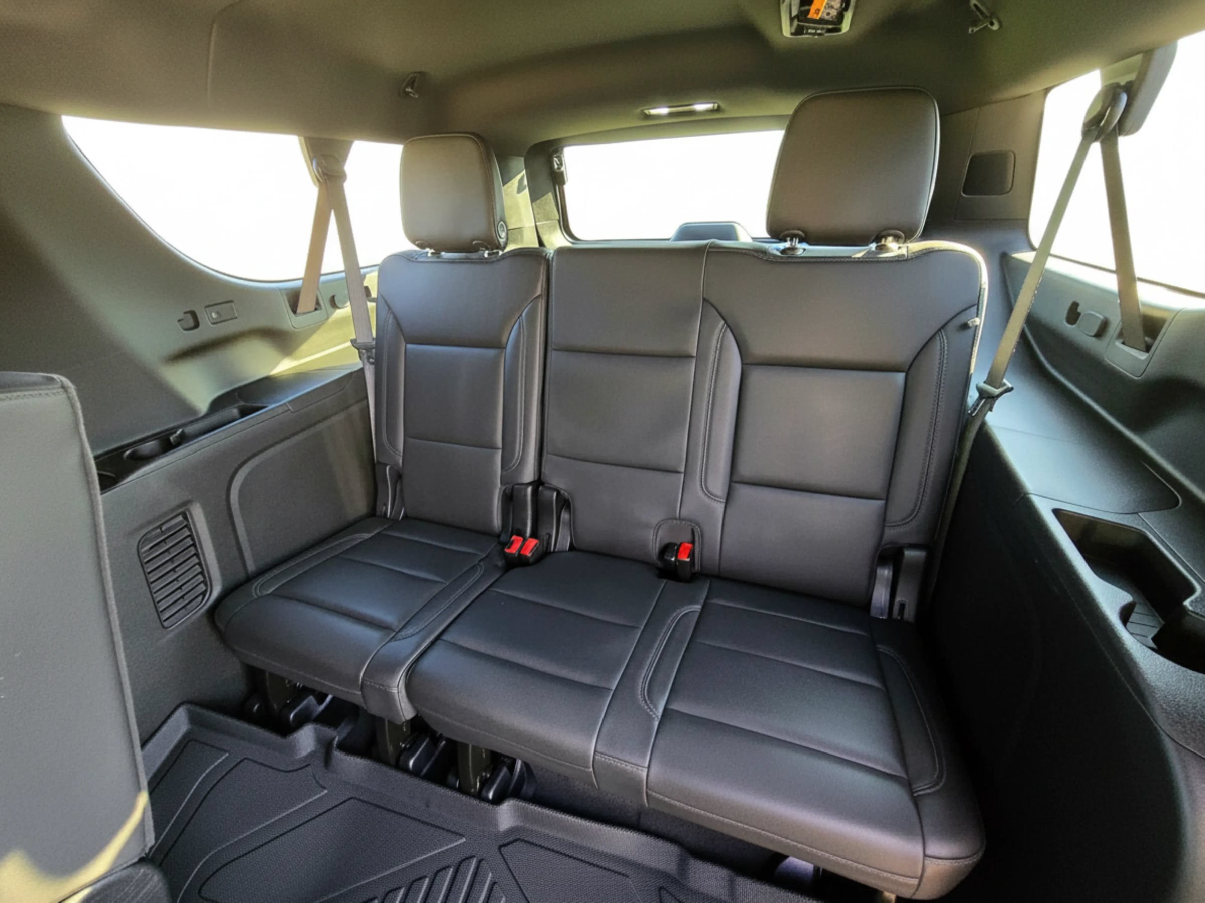 Used 2025 Chevrolet Suburban Z71 AWD/4WD image 15