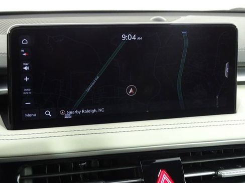 Used 2024 Genesis G70 2.5T image 8